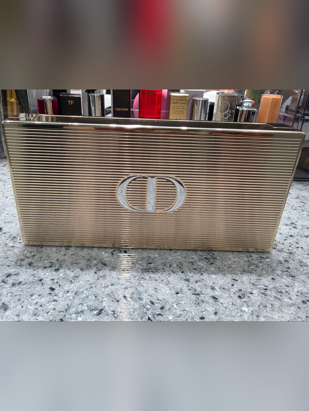 The "Dior Lipstick Clutch" (Minaudière) featuring shades 965, 913, 674, and 471 - Picture 2 of 5